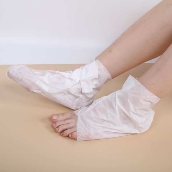 Milky skin care moisturizing foot mask - Picture 12 of 16